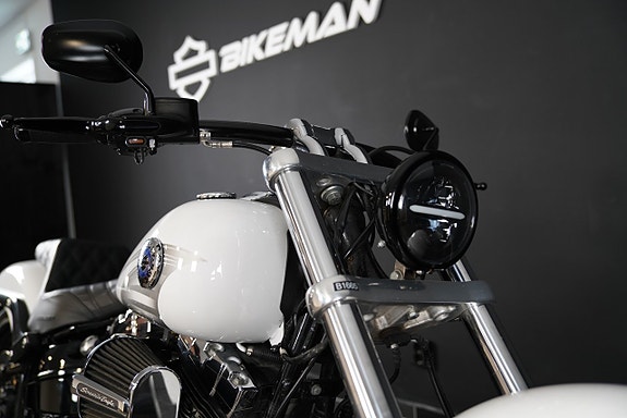 Harley-Davidson FXSB Breakout Vance & Hines 8 of 14