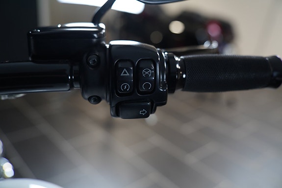 Harley-Davidson FXSB Breakout Vance & Hines 14 of 14