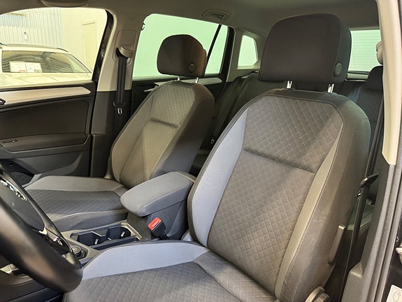 Volkswagen Tiguan 10 of 27