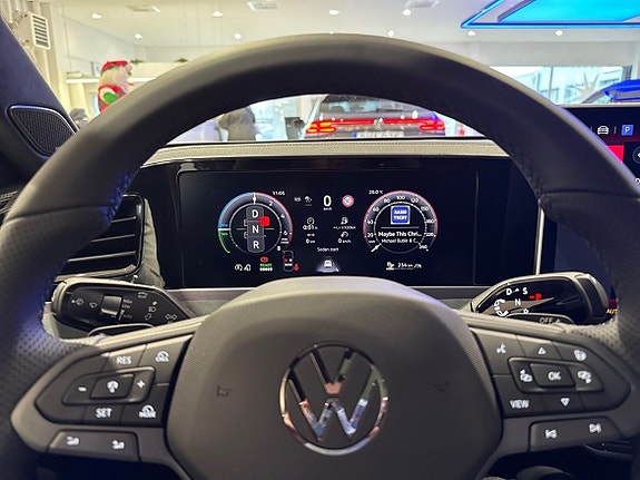 Volkswagen Passat 17 of 27