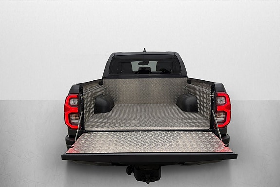 Toyota HiLux 11 of 30