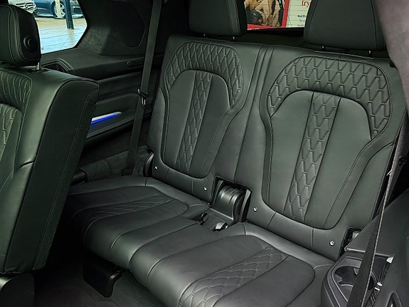 BMW X7 22 of 30