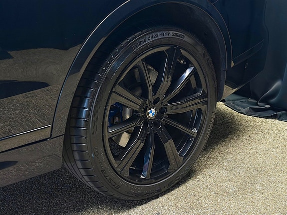 BMW X7 8 of 30