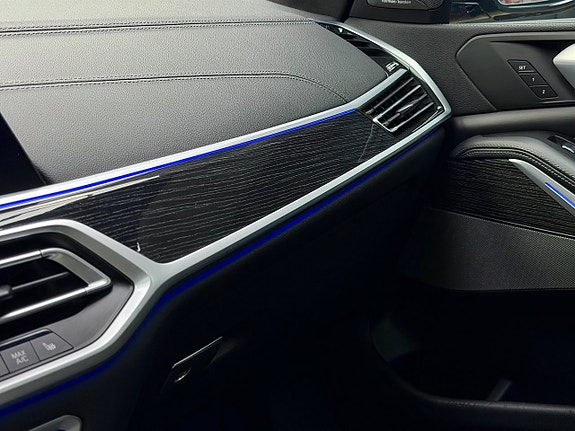 BMW X7 27 of 30