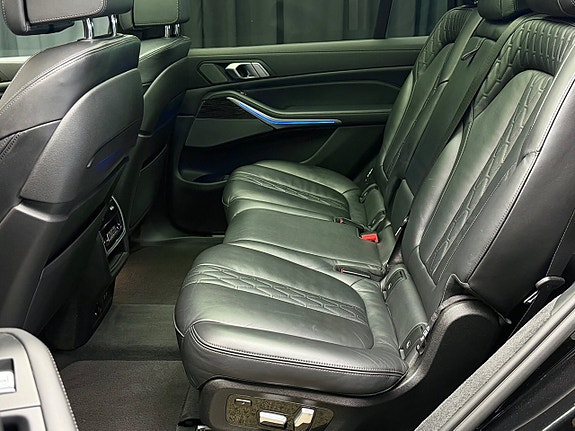 BMW X7 20 of 30