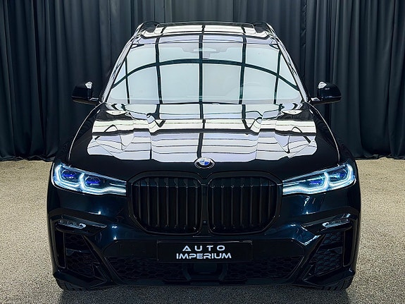 BMW X7 3 of 30
