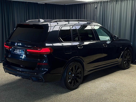 BMW X7 13 of 30