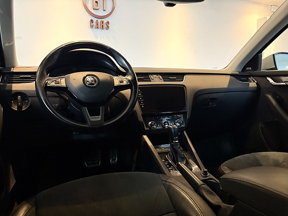 Skoda Octavia Scout 13 of 23