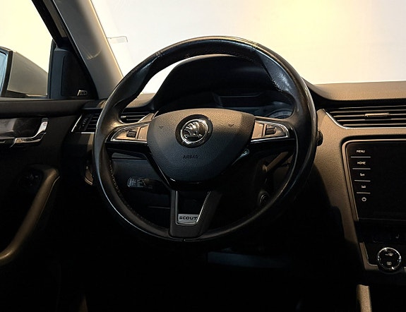 Skoda Octavia Scout 16 of 23