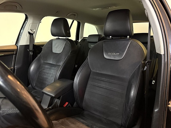 Skoda Octavia Scout 11 of 23