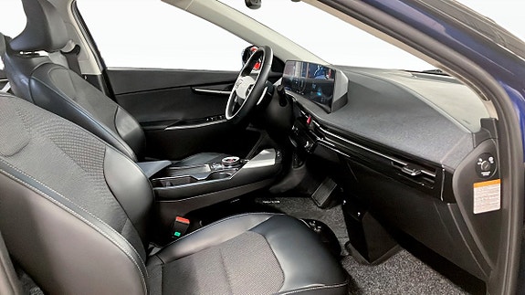 Kia EV6 3 of 15