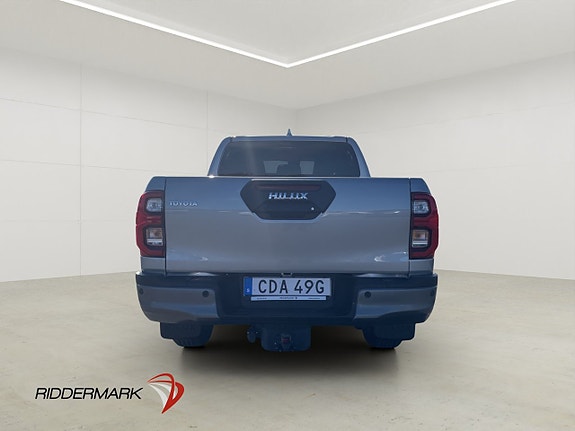 Toyota HiLux 8 of 30