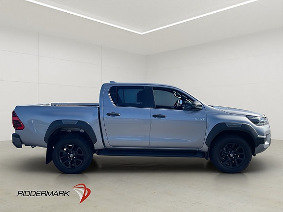 Toyota HiLux 2 of 30