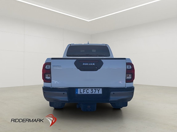 Toyota HiLux 8 of 30