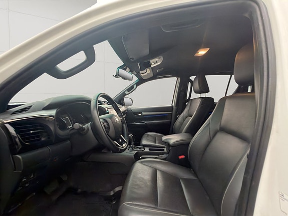 Toyota HiLux 15 of 30