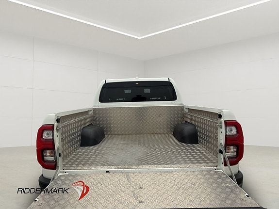 Toyota HiLux 13 of 30