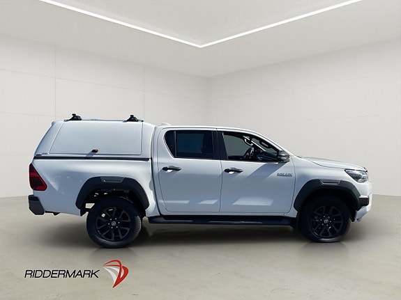 Toyota HiLux 2 of 30