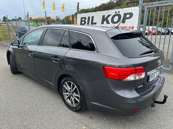 Toyota Avensis 4 of 6