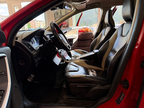 Volvo XC60 13 of 27