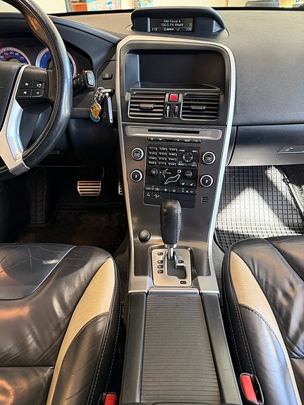 Volvo XC60 19 of 27
