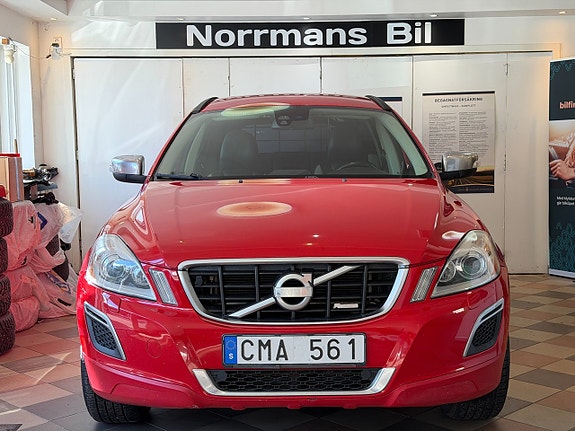 Volvo XC60 2 of 27