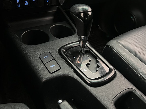 Toyota HiLux 26 of 30
