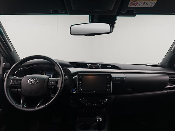 Toyota HiLux 17 of 30
