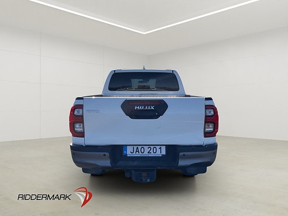 Toyota HiLux 8 of 30