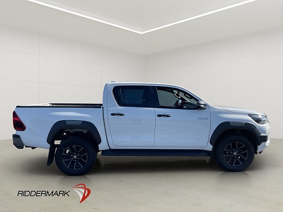 Toyota HiLux 2 of 30