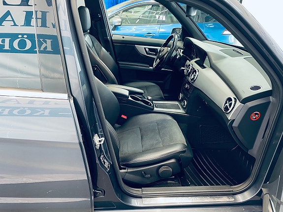 Mercedes-Benz GLK220 21 of 27