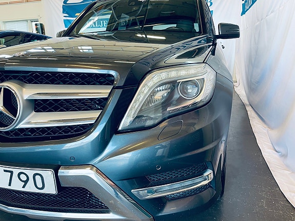 Mercedes-Benz GLK220 12 of 27