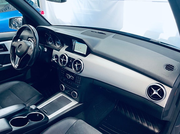 Mercedes-Benz GLK220 22 of 27
