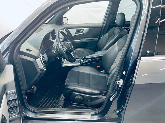 Mercedes-Benz GLK220 13 of 27