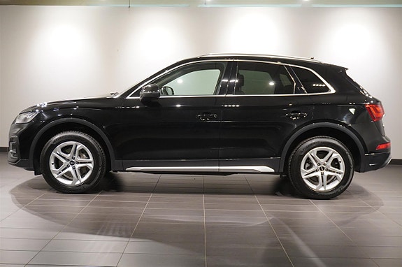 Audi Q5 2 of 14