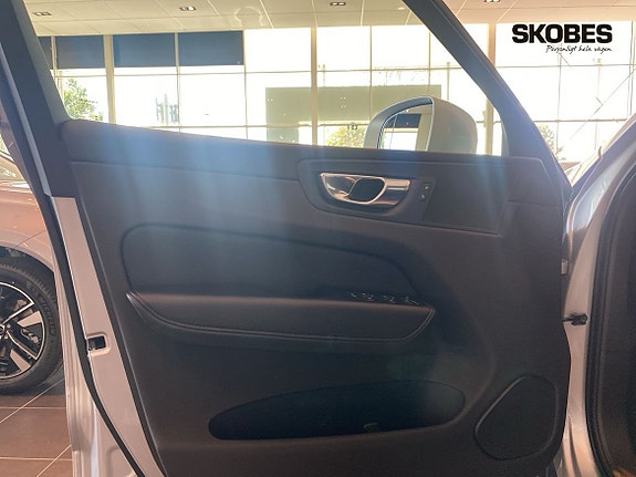 Volvo XC60 15 of 29