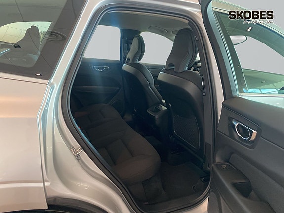 Volvo XC60 10 of 29