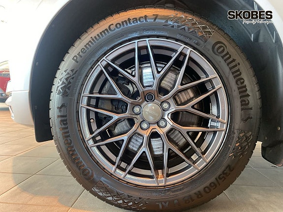 Volvo XC60 17 of 29