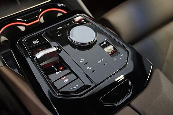 BMW i5 28 of 29