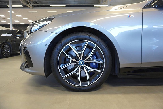 BMW i5 3 of 29