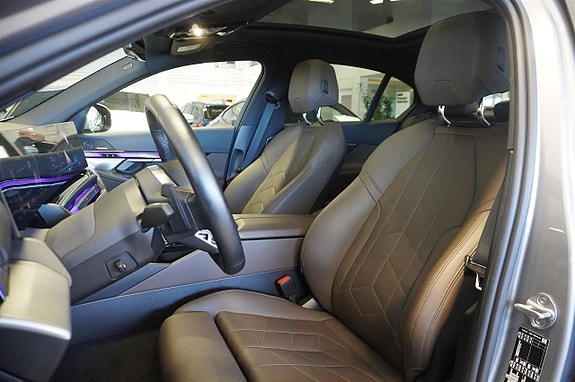 BMW i5 9 of 29