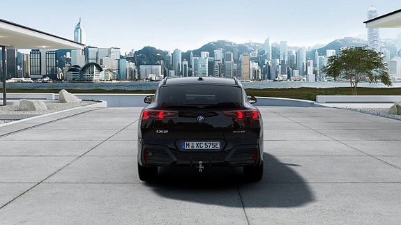BMW iX2 5 of 13