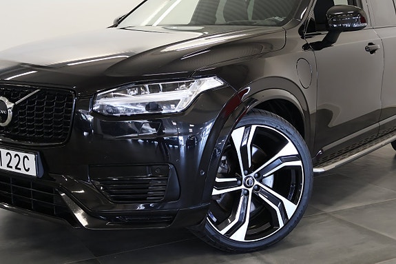 Volvo XC90 2 of 22