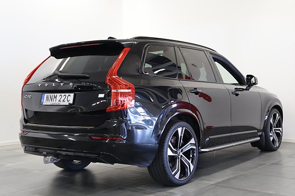 Volvo XC90 3 of 22