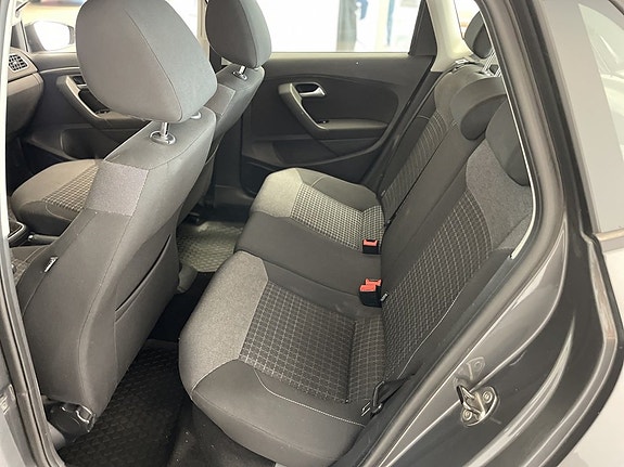 Volkswagen Polo 10 of 13