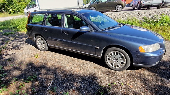 Volvo V70 3 of 12