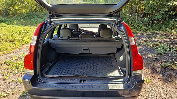 Volvo V70 7 of 12