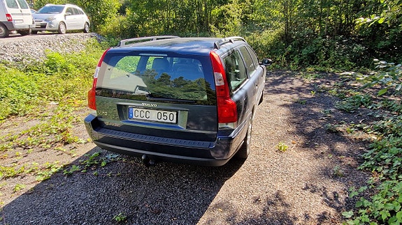 Volvo V70 4 of 12