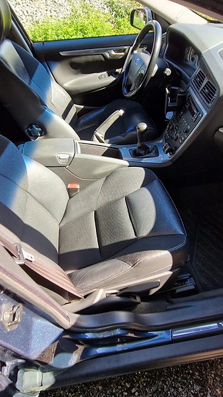 Volvo V70 9 of 12
