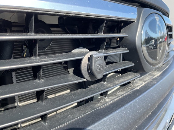 Toyota HiLux 11 of 30