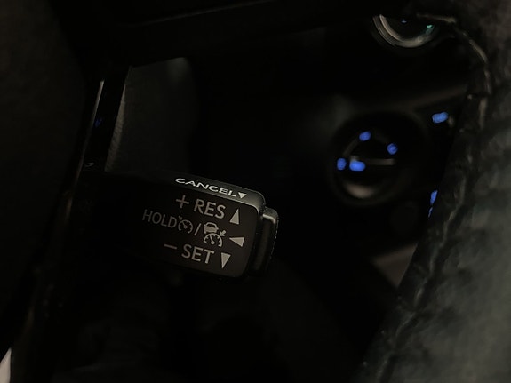 Toyota HiLux 23 of 30